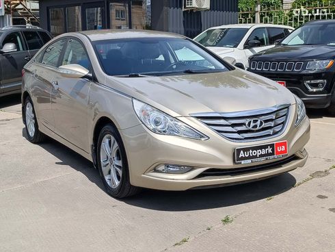 Hyundai Sonata 2010 бежевый - фото 11