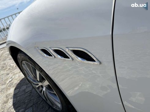 Maserati Quattroporte 2017 - фото 10