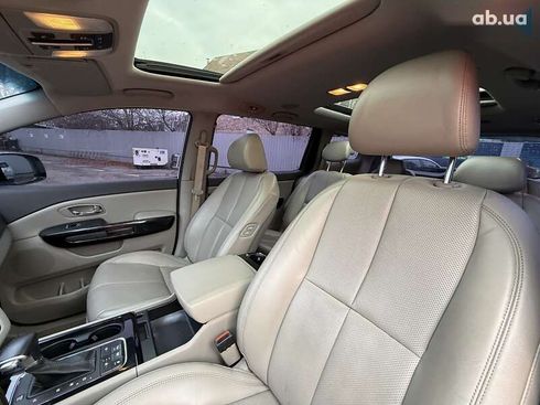 Kia Carnival 2016 - фото 17