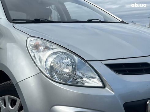 Hyundai i20 2011 серый - фото 13