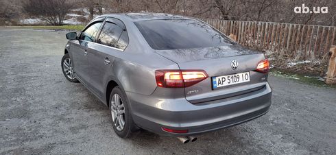 Volkswagen Jetta 2016 серый - фото 9