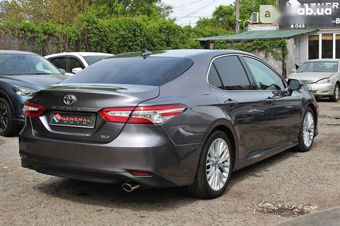 Toyota Camry 2018 - фото 7
