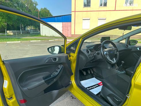 Ford Fiesta 2014 желтый - фото 17