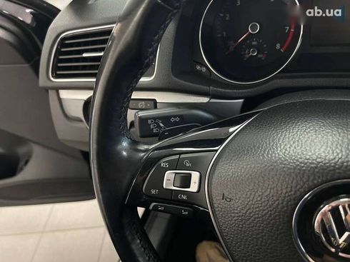 Volkswagen Passat 2017 - фото 23
