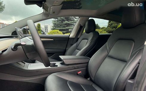 Tesla Model 3 2022 - фото 16