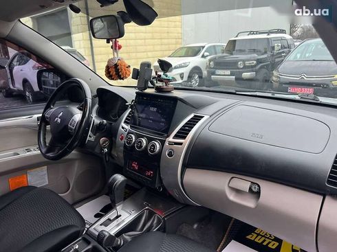 Mitsubishi Pajero Sport 2013 - фото 20