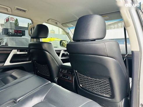 Toyota Land Cruiser 2017 - фото 27