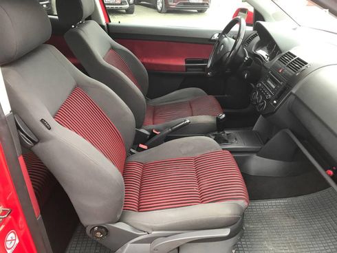 Volkswagen Polo 2005 красный - фото 13