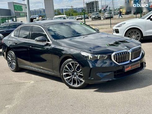 BMW 5 серия 2023 - фото 11