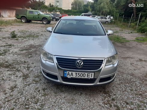 Volkswagen Passat 2008 серебристый - фото 3