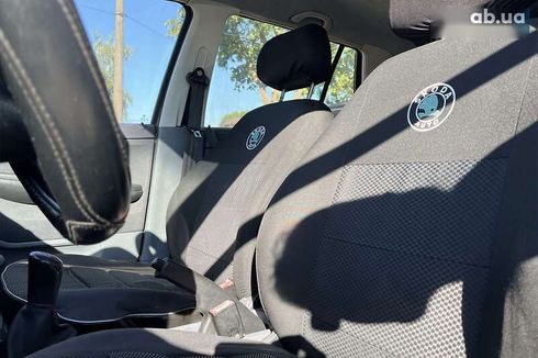 Skoda Fabia 2001 - фото 10