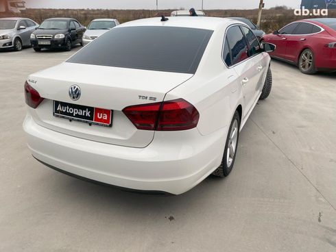 Volkswagen Passat 2014 белый - фото 10