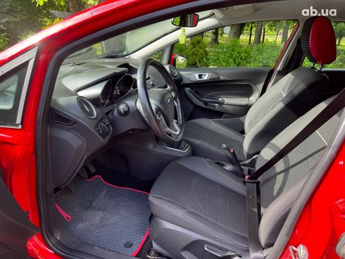 Ford Fiesta 2013 красный - фото 18