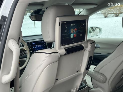 Chrysler Pacifica 2017 белый - фото 28