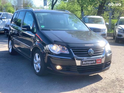 Volkswagen Touran 2009 черный - фото 3