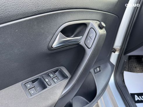 Volkswagen Polo 2018 серый - фото 18