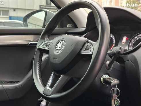 Skoda Octavia 2018 серый - фото 24