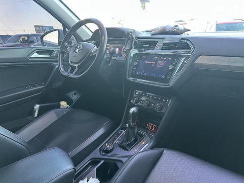 Volkswagen Tiguan 2018 белый - фото 17