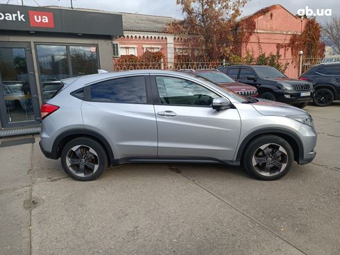 Honda HR-V 2018 серый - фото 9