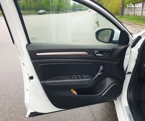Renault Megane 2018 белый - фото 7