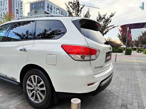Nissan Pathfinder 2015 - фото 15