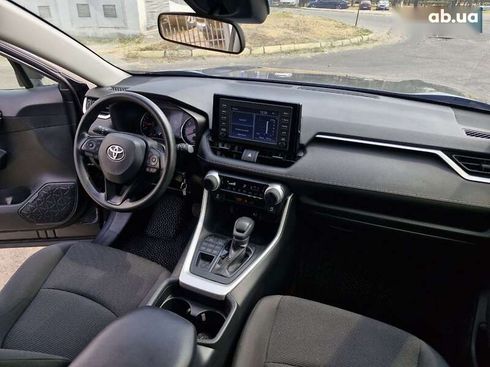 Toyota RAV4 2019 - фото 15
