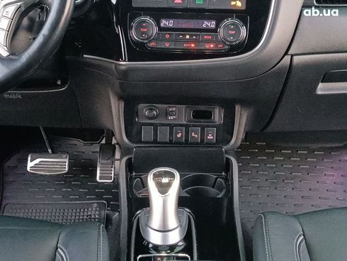 Mitsubishi Outlander 2018 черный - фото 53