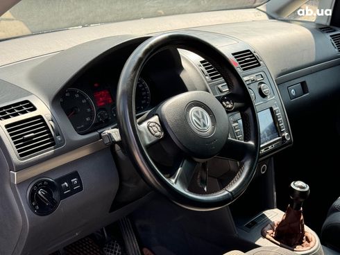 Volkswagen Touran 2003 черный - фото 16