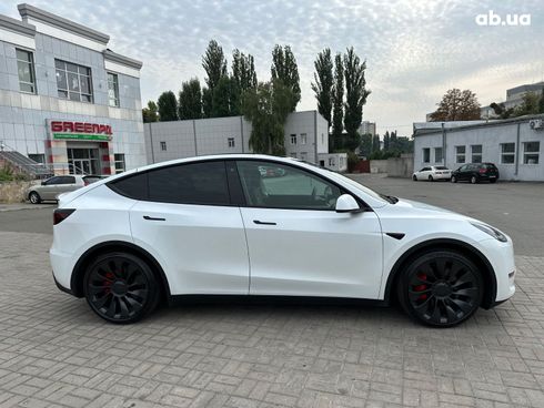 Tesla Model Y 2022 белый - фото 4