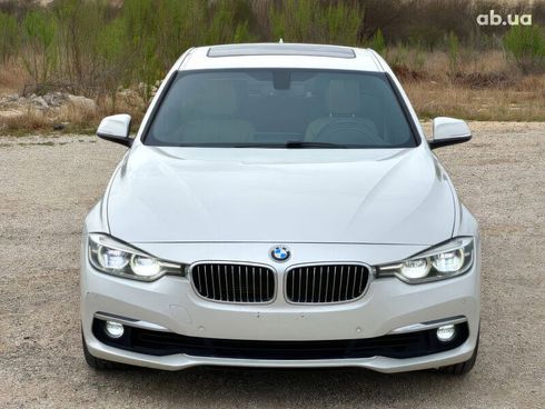 BMW 3 серия 2016 белый - фото 2