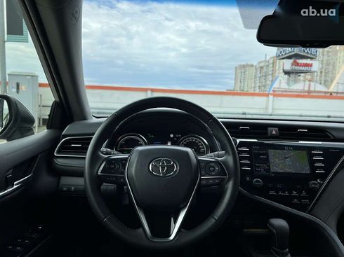 Toyota Camry 2019 - фото 20