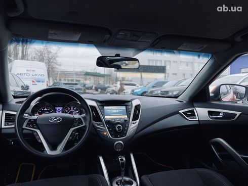 Hyundai Veloster 2016 коричневый - фото 18