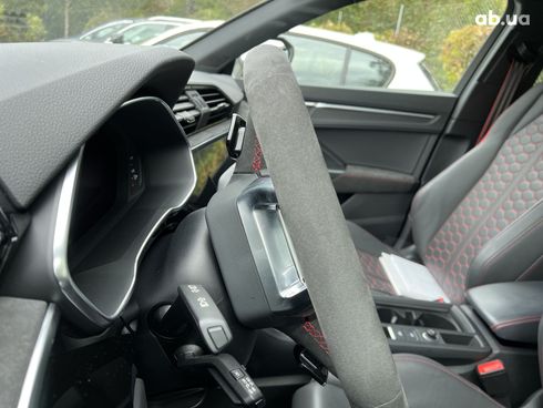 Audi RS Q3 2021 - фото 28