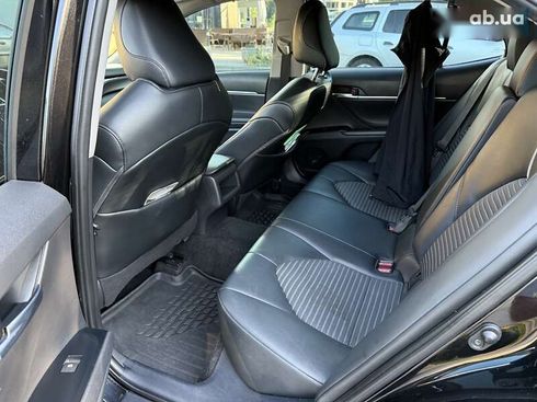 Toyota Camry 2020 - фото 18