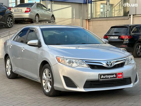 Toyota Camry 2014 серый - фото 3