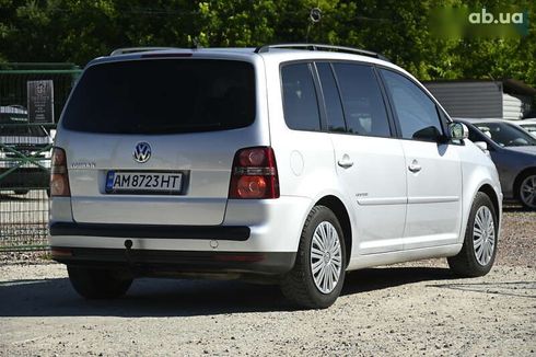 Volkswagen Touran 2009 - фото 12