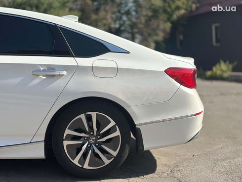 Honda Accord 2019 белый - фото 7