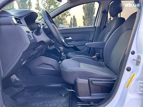 Renault Duster 2019 - фото 14