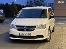 Продаж вживаних Dodge grand caravan 2017 року - купити на Автобазарі