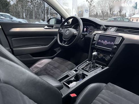 Volkswagen Passat 2017 - фото 30