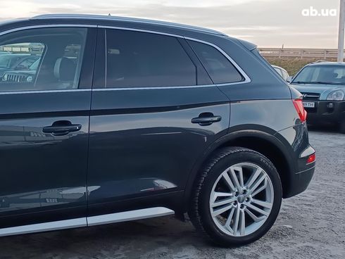 Audi Q5 2018 серый - фото 6