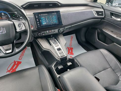 Honda Clarity Plug-In Hybrid 2017 черный - фото 16