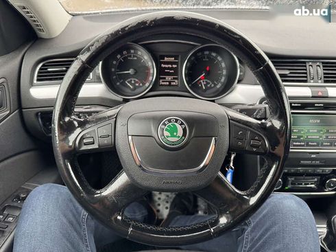 Skoda Superb 2011 - фото 19