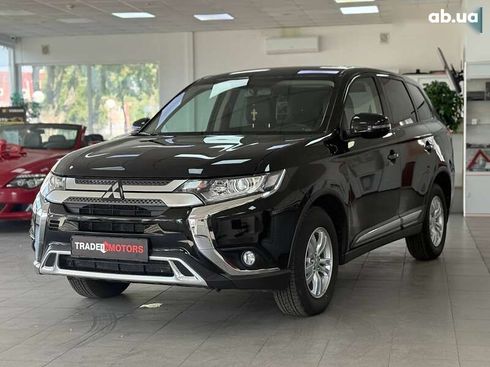 Mitsubishi Outlander 2020 - фото 4