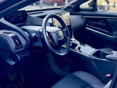 Toyota bZ 2023 - фото 14