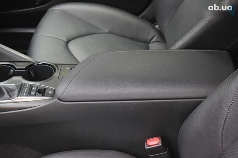 Toyota Camry 2023 - фото 23