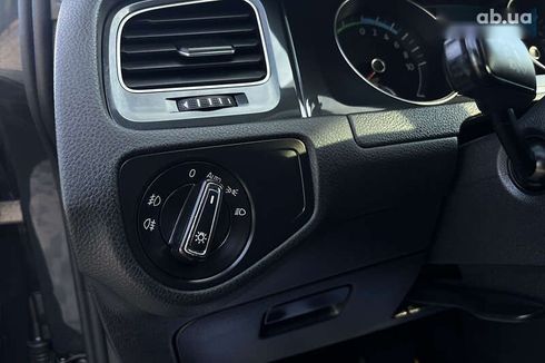 Volkswagen e-Golf 2020 - фото 18