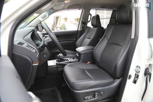 Toyota Land Cruiser Prado 2022 - фото 7