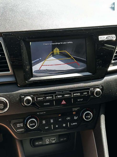 Kia Niro 2017 - фото 11