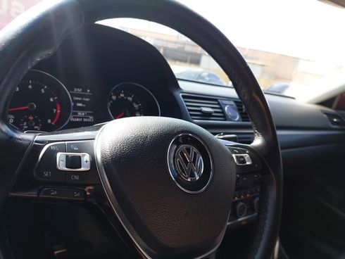 Volkswagen passat b7 2016 красный - фото 30